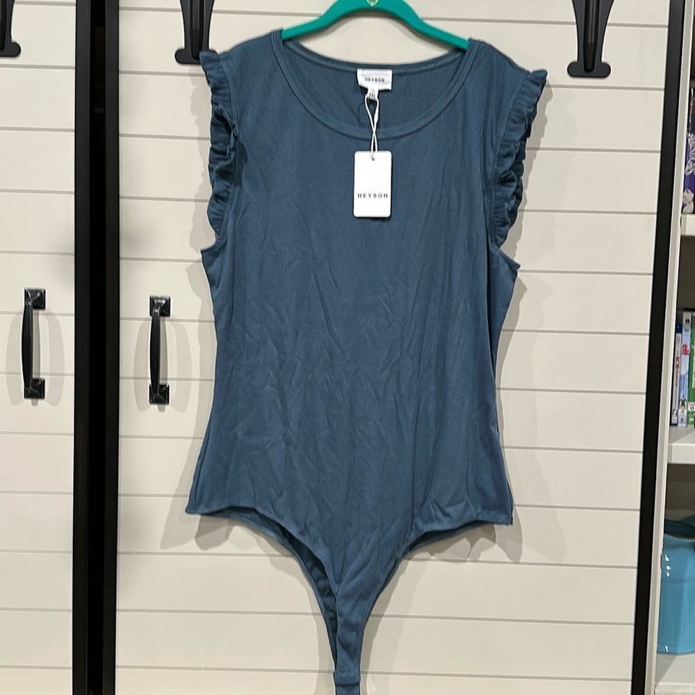 NWT Heyson bodysuit. Size 2x pit 23”.